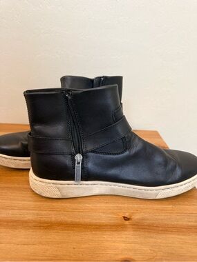 Harley-Davidson Black Leather Ankle Zip Combat Boots with Cream Sole